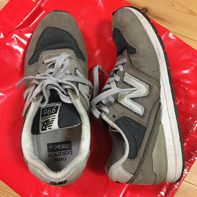 New Balance(ニューバランス)のニューバランス996  グレー  24センチ レディースの靴/シューズ(スニーカー)の商品写真