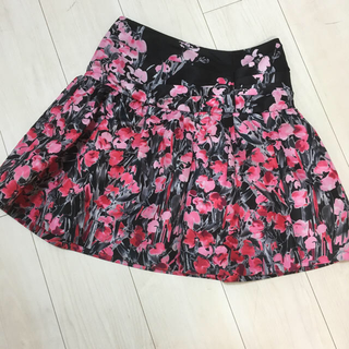 レッドヴァレンティノ(RED VALENTINO)の❁美品 レッドヴァレンティノ 花柄スカート❁(ミニスカート)