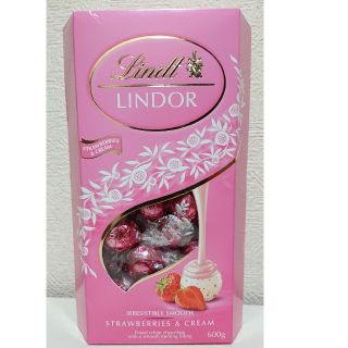 リンツ(Lindt)のコストコ リンツリンドール ストロベリー(菓子/デザート)