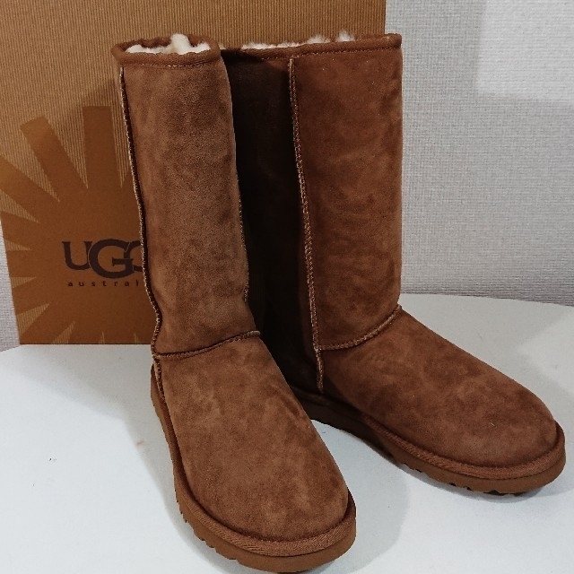 32180円発送サイズ【22cm】UGG/ムートンブーツ/クラシックトールCHE