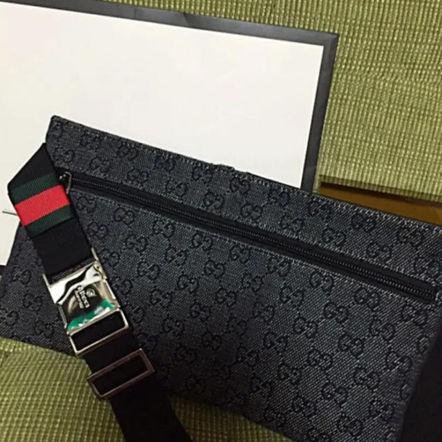 Gucci(グッチ)のGUCCI GGモノグラム ボディバッグ ロダン ストーンブラック上物美品正規品 メンズのバッグ(ウエストポーチ)の商品写真