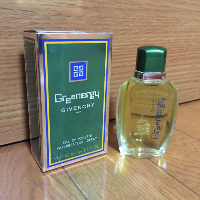 GIVENCHY(ジバンシィ)のprema590様専用greenergy コスメ/美容の香水(香水(女性用))の商品写真