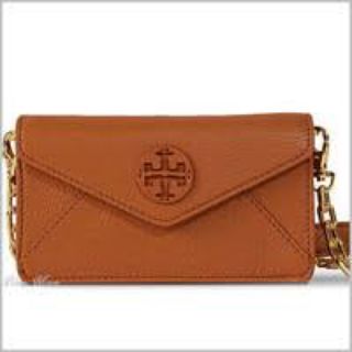 トリーバーチ(Tory Burch)のトリーバーチ Stacked T レザー クロスボディ 茶 48159709(ポーチ)