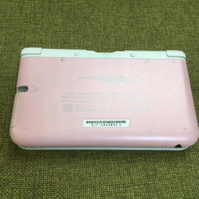 ニンテンドー3DS(ニンテンドー3DS)の3DSLL  ピンク×ホワイト エンタメ/ホビーのゲームソフト/ゲーム機本体(携帯用ゲーム機本体)の商品写真