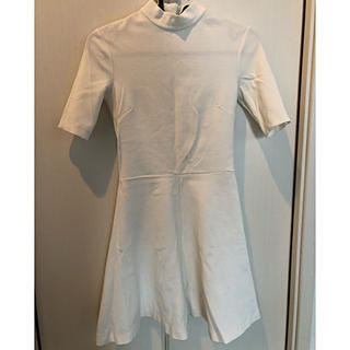 エイチアンドエム(H&M)のH&M white dress(ひざ丈ワンピース)