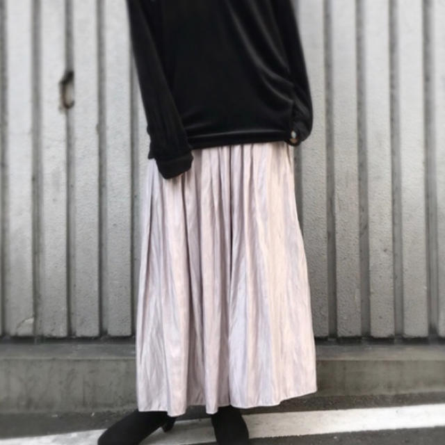 CAPRICIEUX LE'MAGE(カプリシューレマージュ)のグロッシーマキシスカート レディースのスカート(ロングスカート)の商品写真