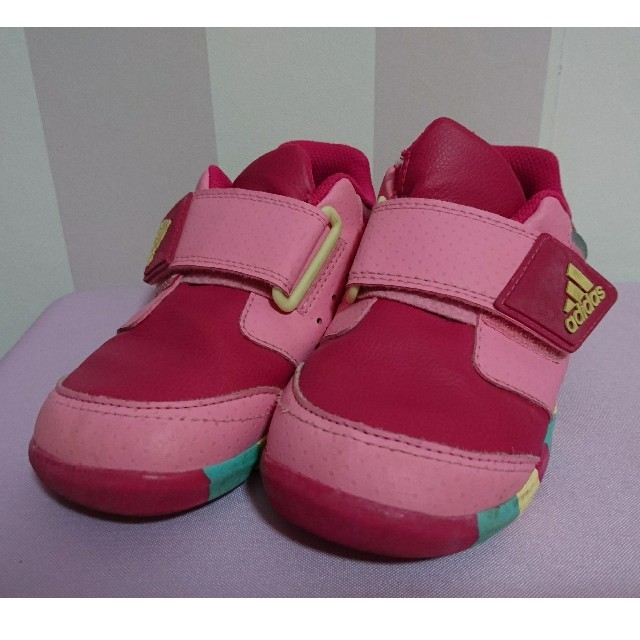 adidas(アディダス)のadidas　キッズ　スニーカー　16センチ キッズ/ベビー/マタニティのキッズ靴/シューズ(15cm~)(スニーカー)の商品写真