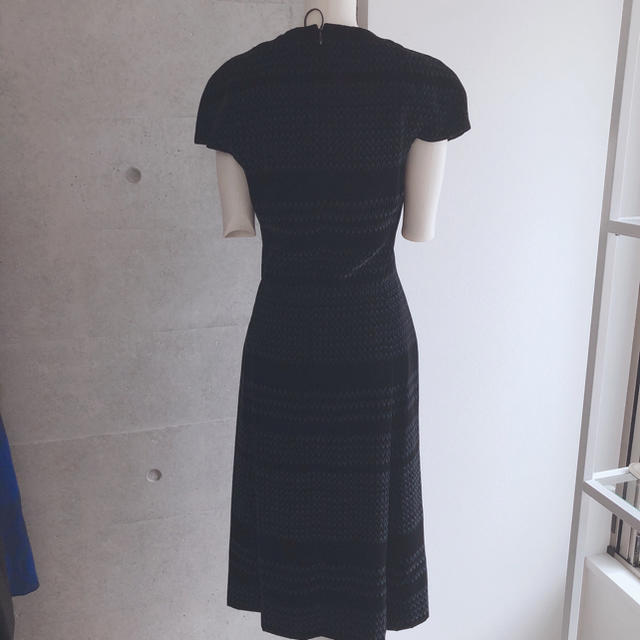 Azzedine Alaïa(アズディンアライア)のALAIA dress 新品 XS レディースのワンピース(ひざ丈ワンピース)の商品写真