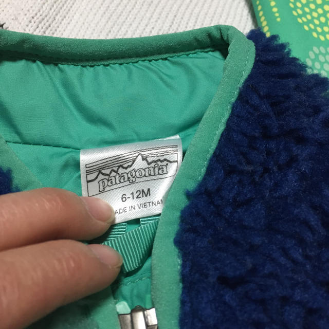 patagonia(パタゴニア)のパタゴニア レトロ ボアベスト 6-12M キッズ/ベビー/マタニティのベビー服(~85cm)(ジャケット/コート)の商品写真