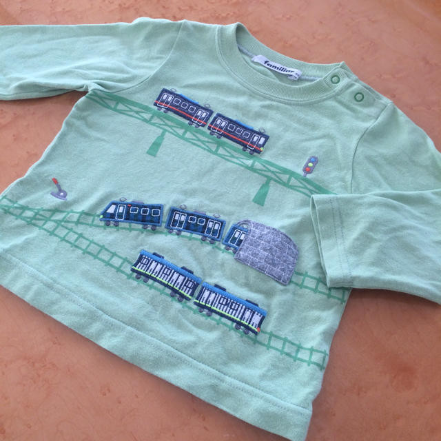 familiar(ファミリア)のファミリア ロンT Tシャツ80 キッズ/ベビー/マタニティのベビー服(~85cm)(Ｔシャツ)の商品写真
