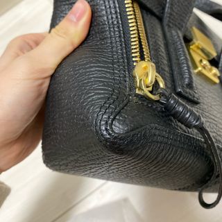 スリーワンフィリップリム(3.1 Phillip Lim)の3.1PhillipLimショルダーバッグ ミニサッチェル ブラック×ゴールド(ショルダーバッグ)