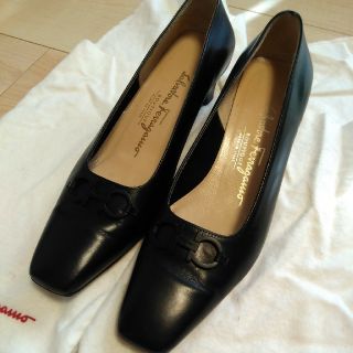 サルヴァトーレフェラガモ(Salvatore Ferragamo)のフェラガモ　パンプス　美品(ハイヒール/パンプス)