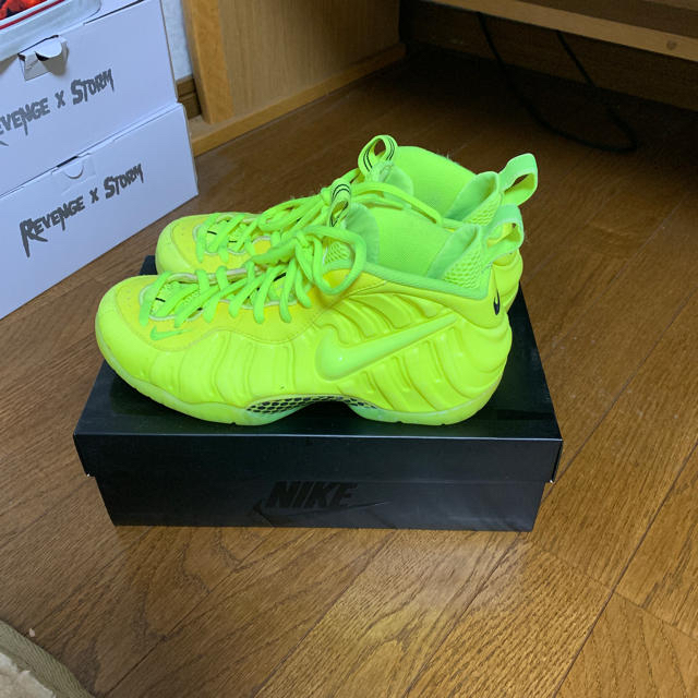 スニーカーAir Foamposite PRO yellow