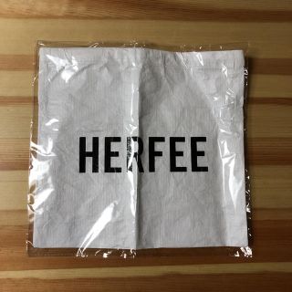 ホリデイ(holiday)のherfee ノベルティ ポーチ(ポーチ)