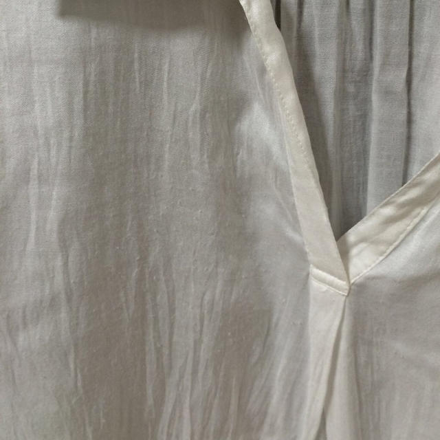 JAYRO(ジャイロ)のスキッパー白シャツ レディースのトップス(シャツ/ブラウス(長袖/七分))の商品写真