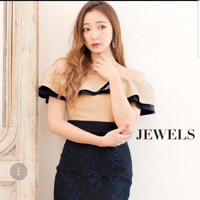 JEWELS(ジュエルズ)のオフショルデコルテフリルミニドレス レディースのワンピース(ミニワンピース)の商品写真