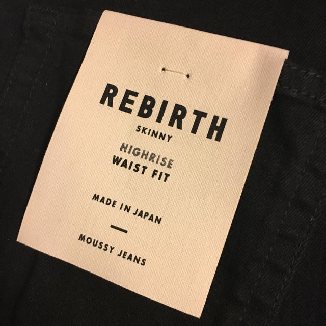 moussy(マウジー)の濃黒新品マウジー♡HW Rebirth BLACK SKINNYブラックスキニー レディースのパンツ(デニム/ジーンズ)の商品写真