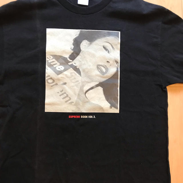 supreme ムック本Tシャツ