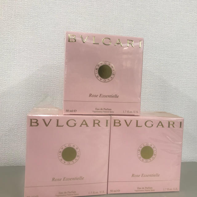BVLGARI(ブルガリ)のkazさん専用ブルガリ香水50ml3個セット コスメ/美容の香水(香水(女性用))の商品写真