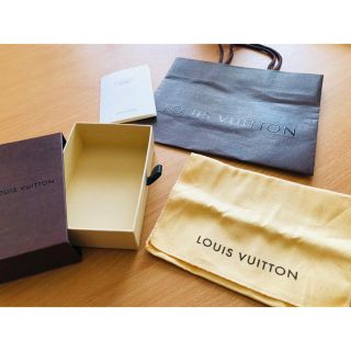 LOUIS VUITTON(ショップ袋)のフリマアイテム一覧 LOUIS VUITTON(ショップ袋)のフリマアイテム一覧