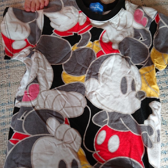 Disney(ディズニー)の130cmミッキーティシャツ ディズニー限定 キッズ/ベビー/マタニティのキッズ服男の子用(90cm~)(Tシャツ/カットソー)の商品写真