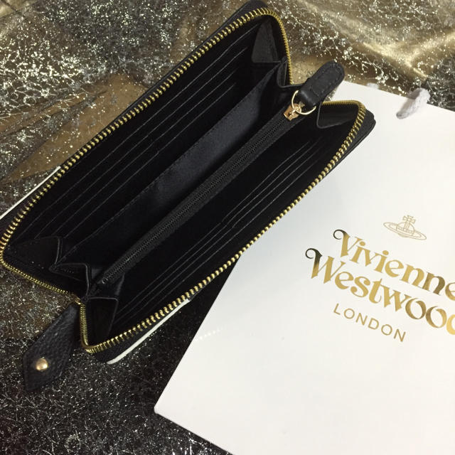 Vivienne Westwood(ヴィヴィアンウエストウッド)の♡ヴィヴィアンウエストウッド♡ファスナー♡長財布♡ブラック&ホワイト♡新品♡ レディースのファッション小物(財布)の商品写真