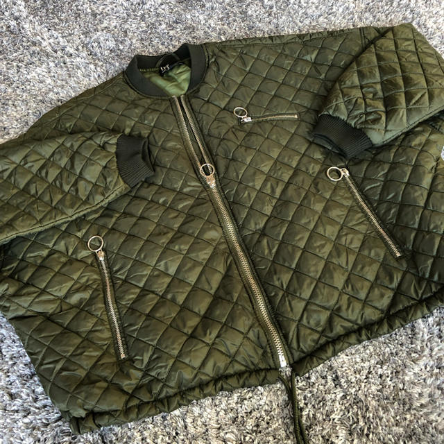 ZARA(ザラ)のzara キルティング ブルゾン  極美品 レディースのジャケット/アウター(ブルゾン)の商品写真
