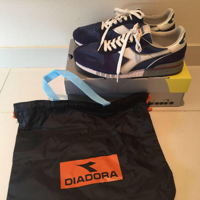 diadora スニーカー レディースの靴/シューズ(スニーカー)の商品写真