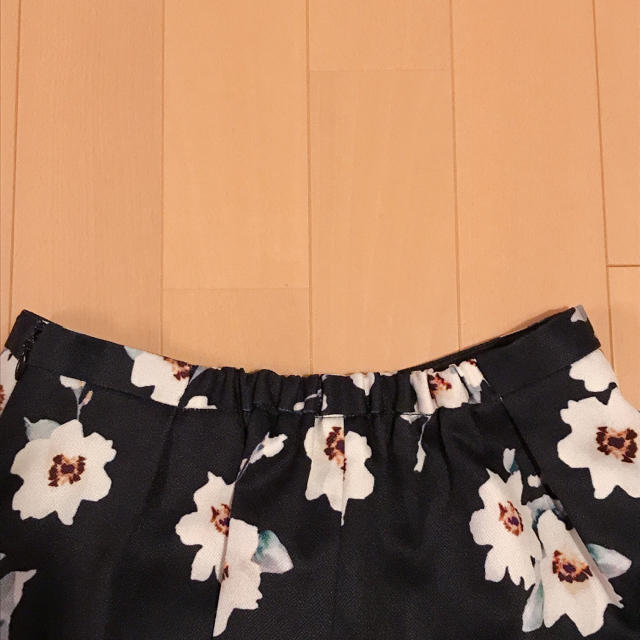 LD prime(エルディープライム)のLD プライム 花柄スカート レディースのスカート(ひざ丈スカート)の商品写真