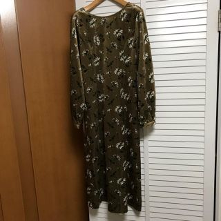 マウジー(moussy)の 新品タグ付き マウジー 花柄 ワンピース /2 (ロングワンピース/マキシワンピース)