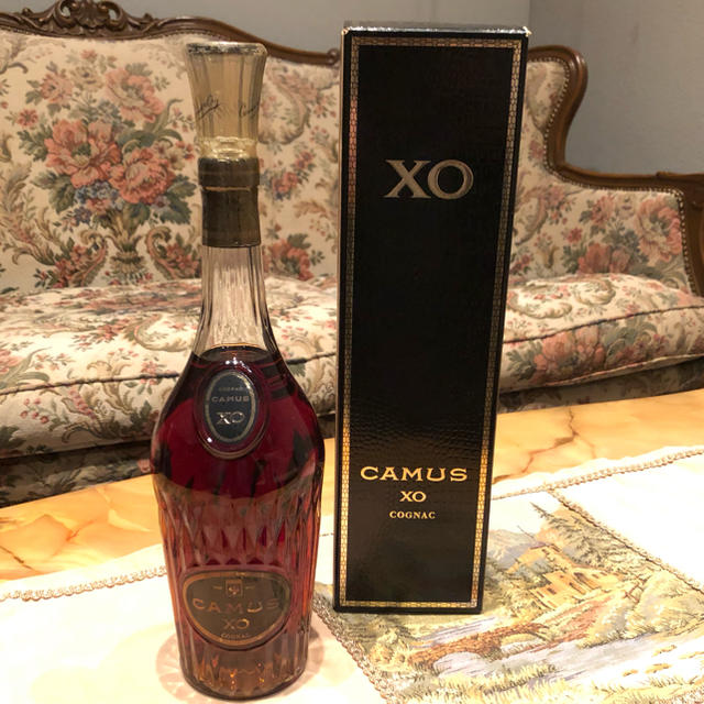 最終値下げ!!【新品未開栓】CAMUS カミュ XO ロングネック 箱付き 食品/飲料/酒の酒(ブランデー)の商品写真