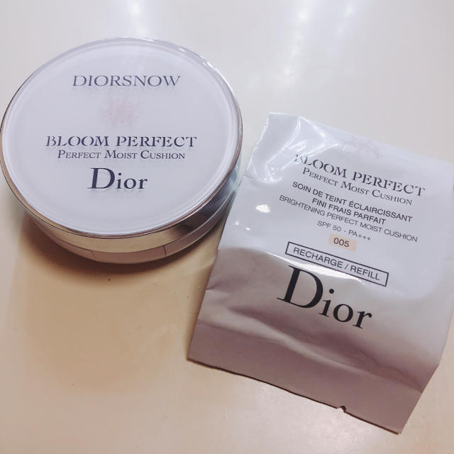 Dior(ディオール)のDior♡スノーブルームパーフェクトクッション コスメ/美容のベースメイク/化粧品(ファンデーション)の商品写真
