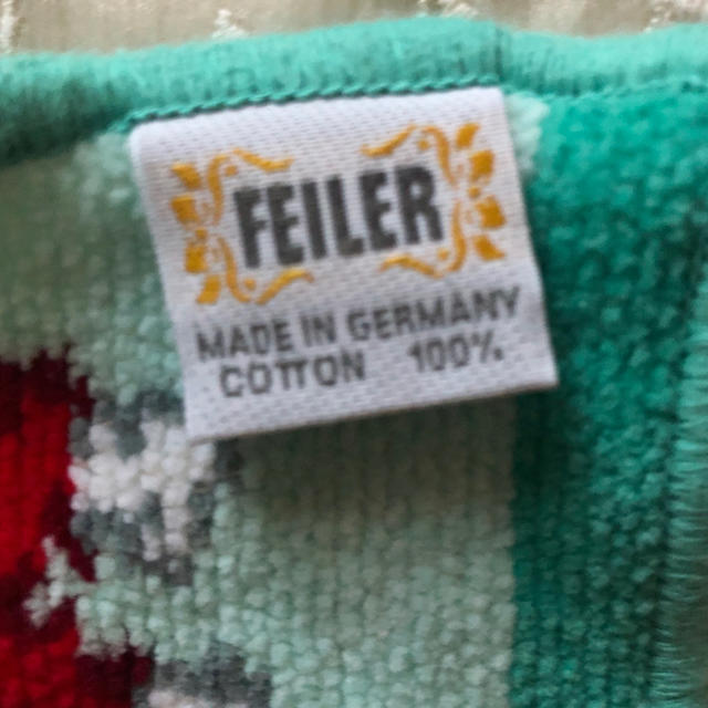 FEILER(フェイラー)のFEILER フェイラー スタイ 新品未使用 キッズ/ベビー/マタニティのこども用ファッション小物(ベビースタイ/よだれかけ)の商品写真