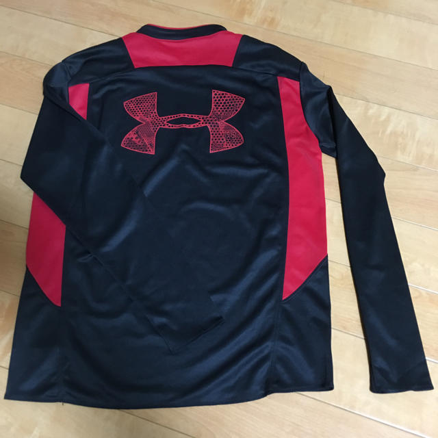 UNDER ARMOUR(アンダーアーマー)のアンダーアーマー 長袖シャツ サイズMD 美品 メンズのトップス(Tシャツ/カットソー(七分/長袖))の商品写真