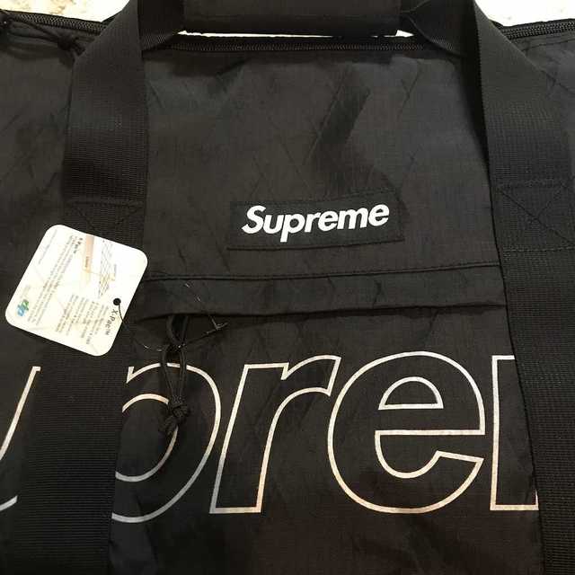 Supreme(シュプリーム)のSupreme 18FW Duffle Bag 黒 メンズのバッグ(ドラムバッグ)の商品写真