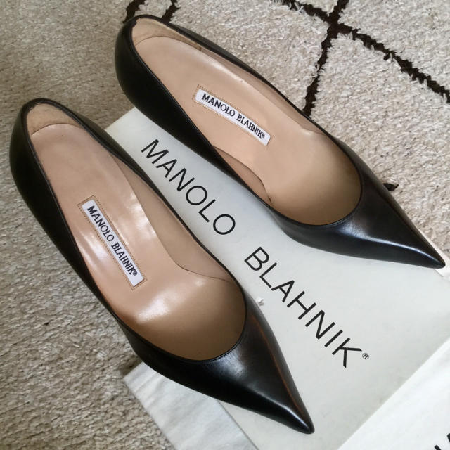 MANOLO BLAHNIK(マノロブラニク)の新品同様!憧れの!マノロブラニク 極上カーフ ポインテッドトゥ 22㎝ レディースの靴/シューズ(ハイヒール/パンプス)の商品写真