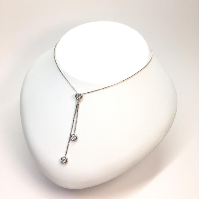 K18WG ダイヤモンド デザインネックレス 0.20ct 18金 揺れる レディースのアクセサリー(ネックレス)の商品写真