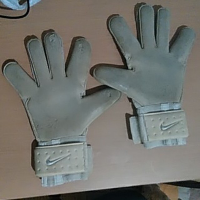 NIKE(ナイキ)のナイキ GKグローブ ベイパーグリップ 8号 スポーツ/アウトドアのサッカー/フットサル(その他)の商品写真