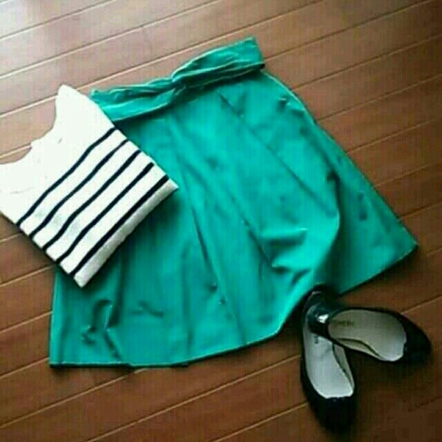 TOMORROWLAND(トゥモローランド)のMACPHEE♡キレイ色スカート レディースのスカート(ひざ丈スカート)の商品写真