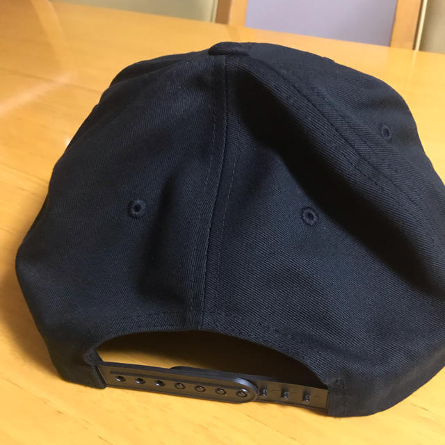 UNDEFEATED(アンディフィーテッド)のUndefeated キャップ ブラック メンズの帽子(キャップ)の商品写真