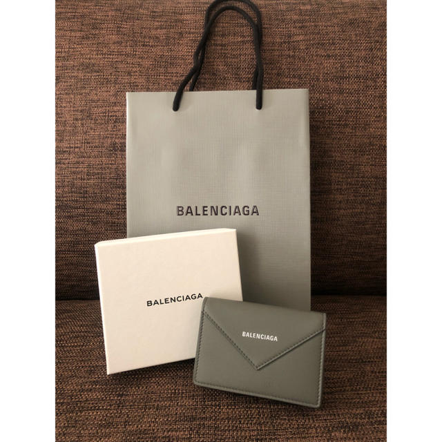 Balenciaga(バレンシアガ)の【新品未使用】BALENCIAGA カードケース/名刺ケース グレー レディースのファッション小物(名刺入れ/定期入れ)の商品写真