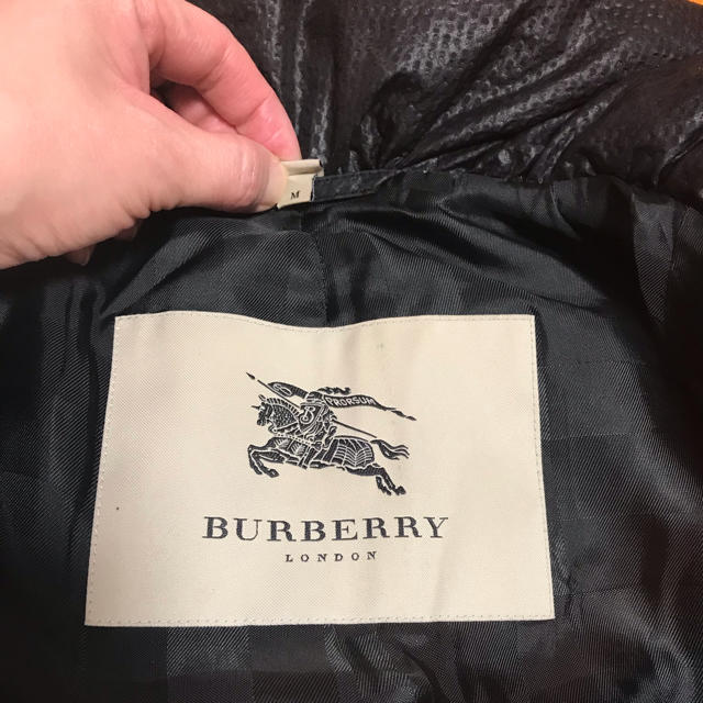 BURBERRY(バーバリー)のバーバリーダウンジャケット フード付き レディースのジャケット/アウター(ダウンジャケット)の商品写真