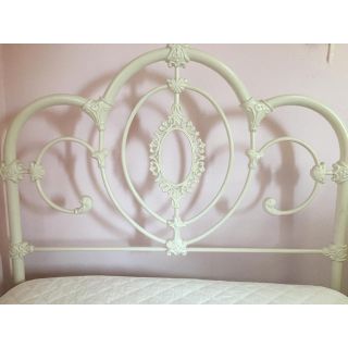 ローラアシュレイ LAURA ASHLEY サマセット シングルベッドフレーム ファーウェイ 【のの様専用】ローラアシュレイ サマセット シングルベッド シングルベッド