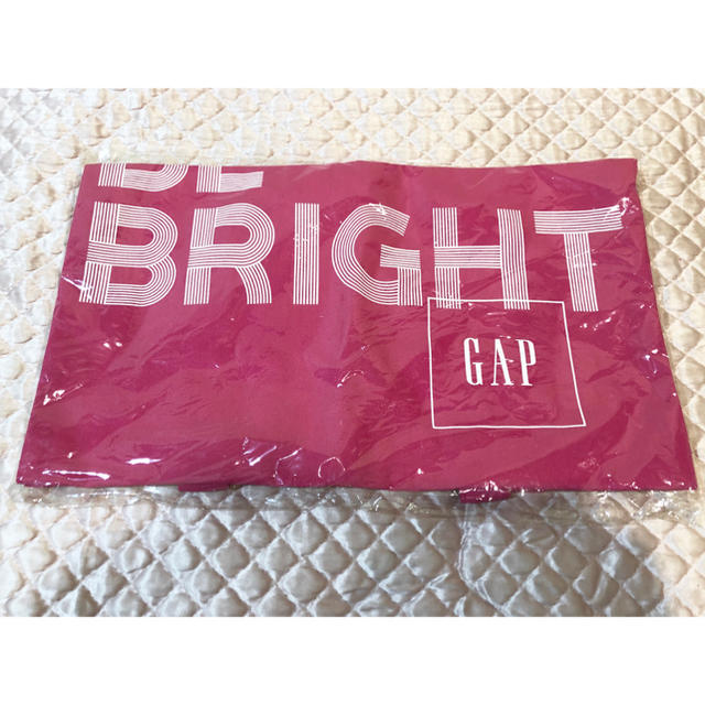 GAP(ギャップ)のGAP ノベルティ オリジナルカラーバック 濃いピンク エンタメ/ホビーのコレクション(ノベルティグッズ)の商品写真