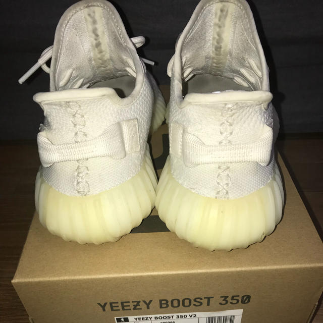 adidas(アディダス)のadidas yeezy boost 350 v2 トリプルホワイト 26.5 メンズの靴/シューズ(スニーカー)の商品写真