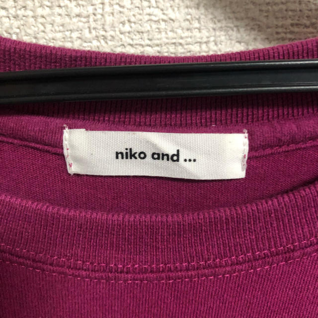 niko and...(ニコアンド)のロゴTシャツ レディースのトップス(Tシャツ(半袖/袖なし))の商品写真