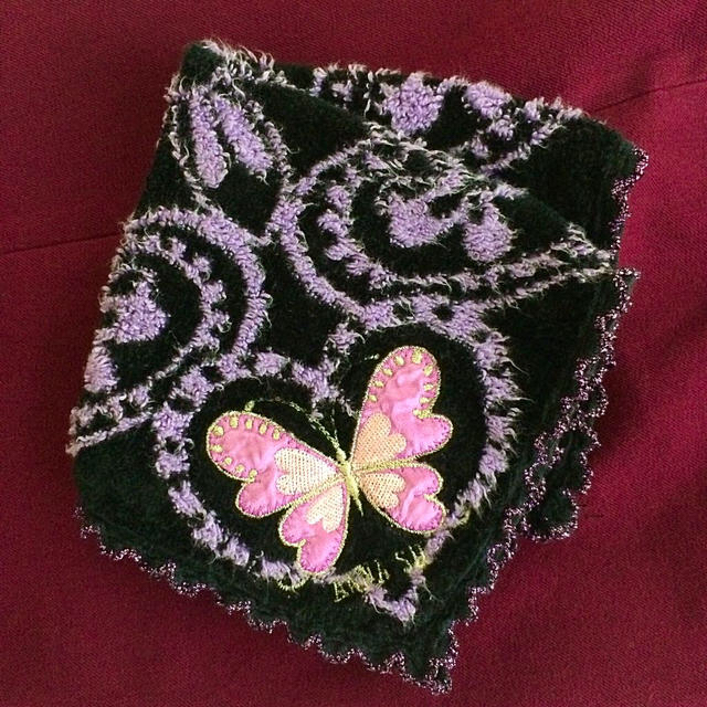 ANNA SUI(アナスイ)のワンコイン❤️蝶モチーフハンドタオル レディースのファッション小物(ハンカチ)の商品写真