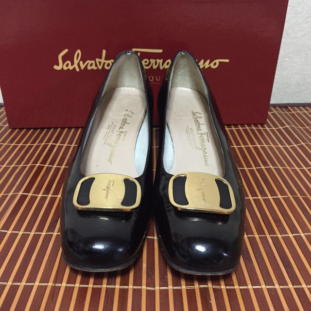 Ferragamo(フェラガモ)のFerragamo 美品エナメルパンプス レディースの靴/シューズ(ハイヒール/パンプス)の商品写真