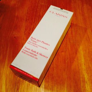 クラランス(CLARINS)のクラランス プラントシャワー・バスローション トニック 200ml ☆新品(ボディソープ/石鹸)