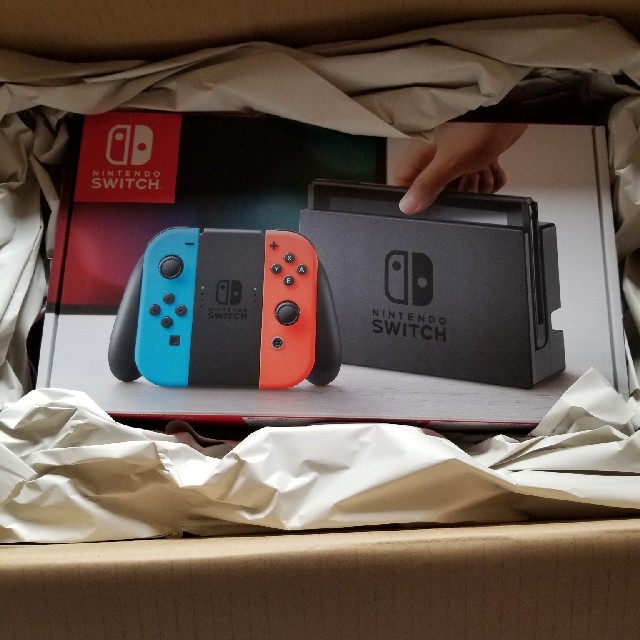 Nintendo Switch (L) ネオンブルー/(R) ネオンレッド